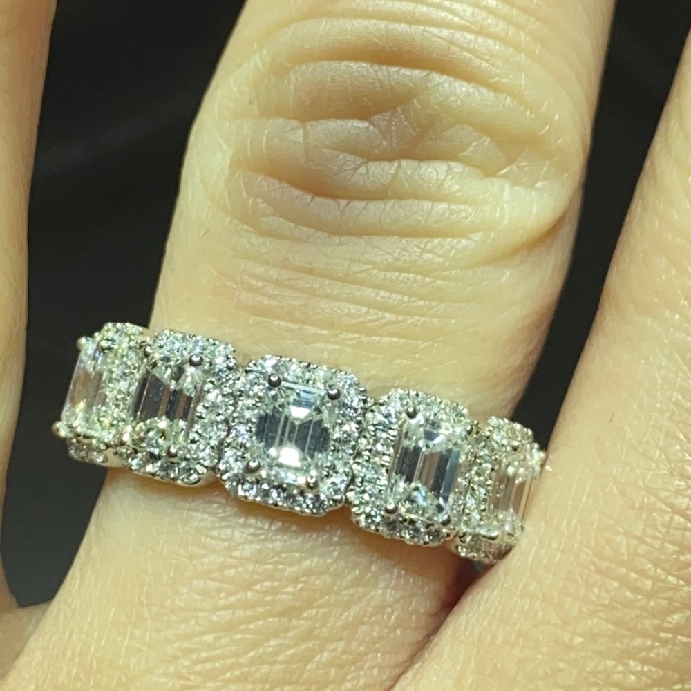 14 karat white gold diamond ring